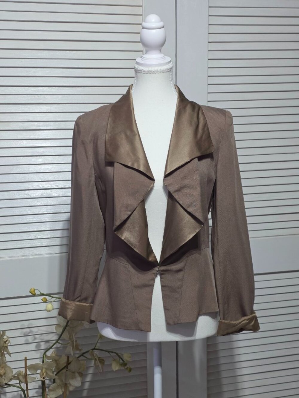 Tabitha Anthropologie Women's Taupe Tomasina Ruffle Silk Trim Blazer Sz 6 3883